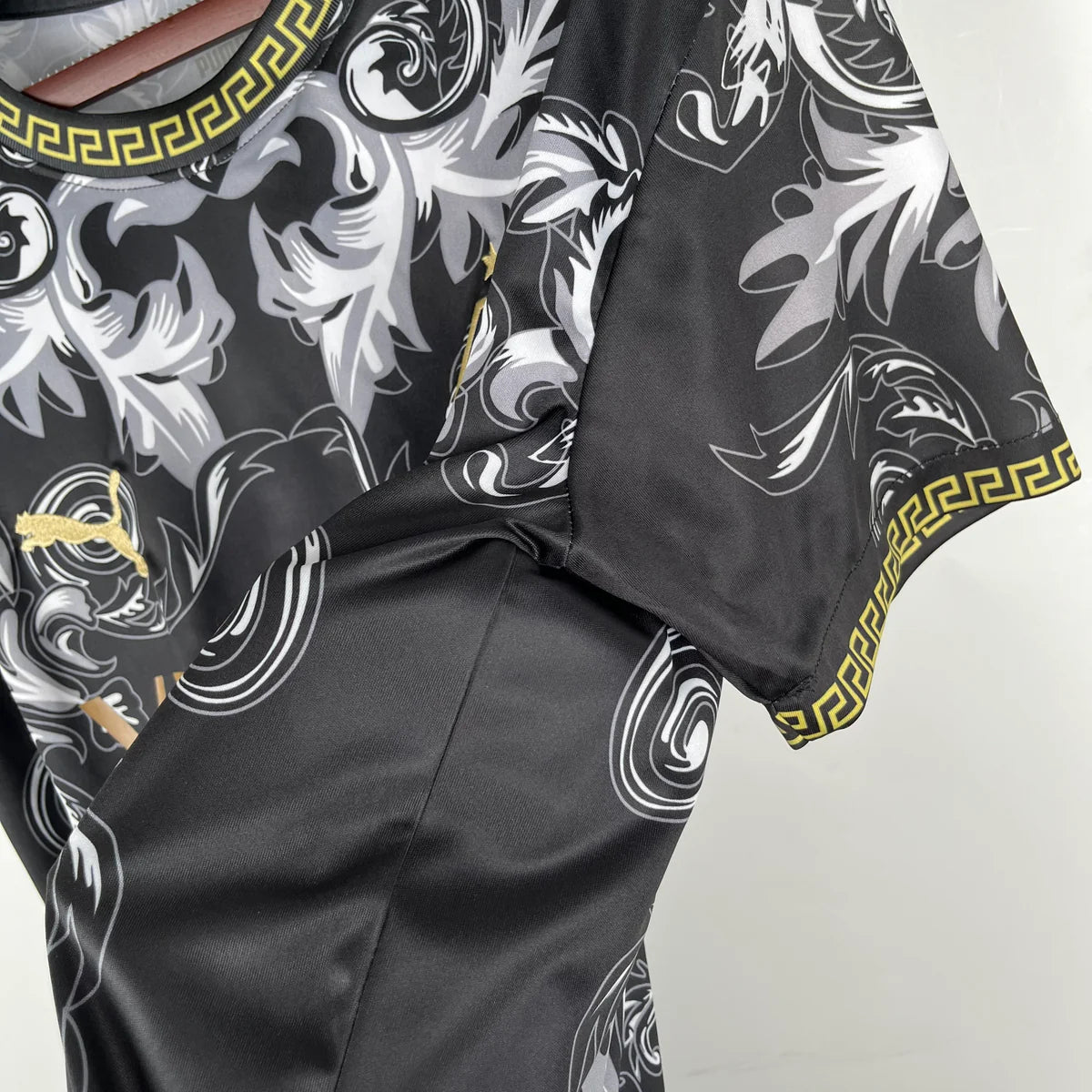23/24 Italy Black Versace - Special Kit