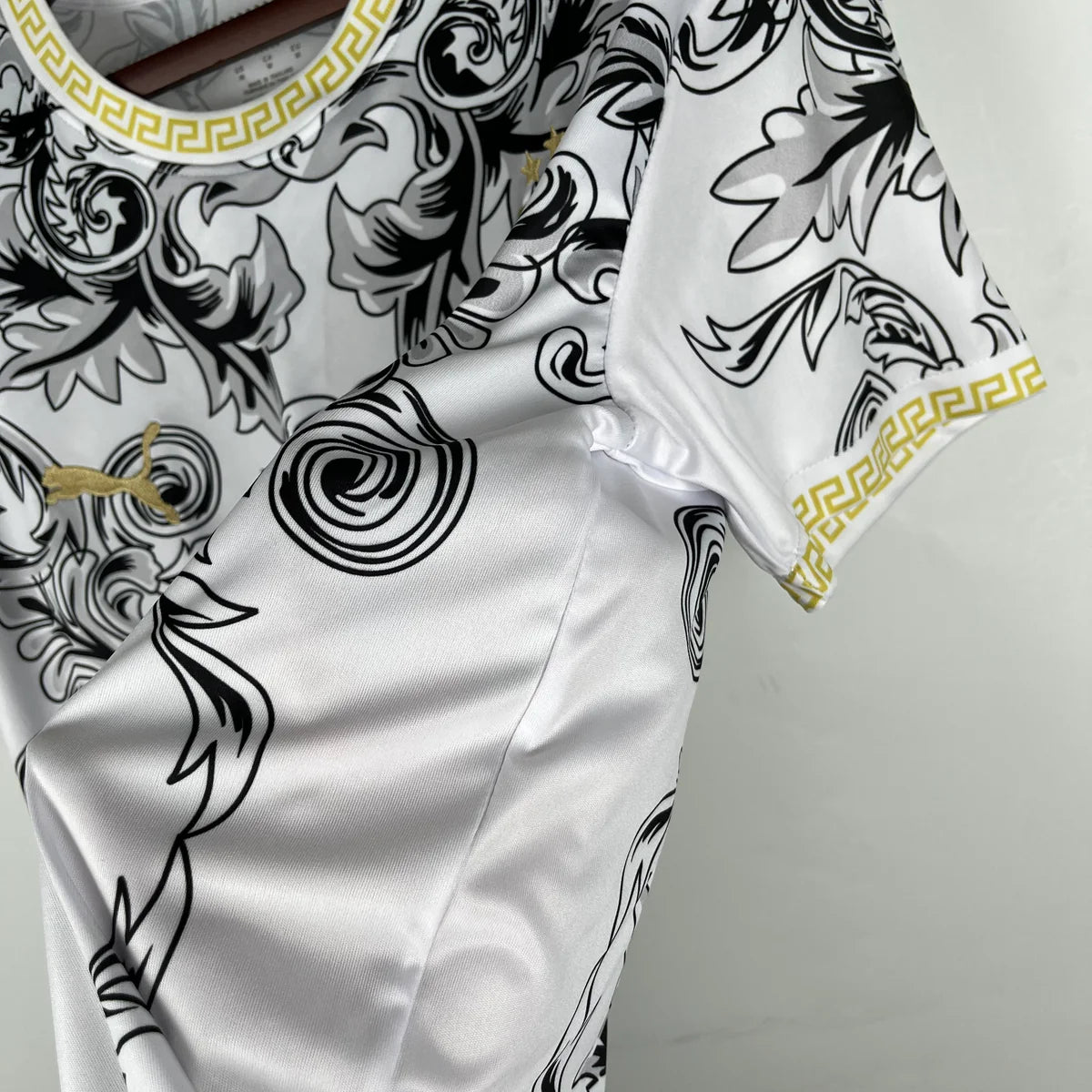 23/24 Italy x Versace White - Special Kit